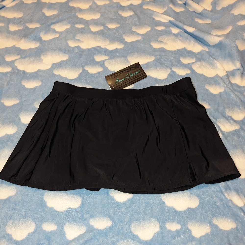 Nwt aqua green black swim skirt
